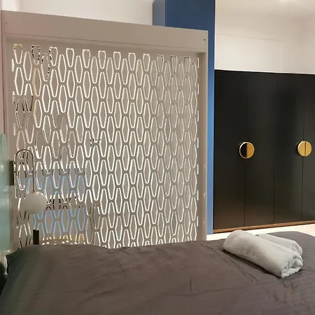 Unique Centre Apartament Nikozja
