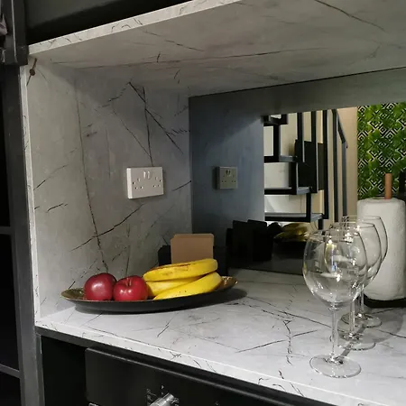 Unique Centre Apartament Nikozja