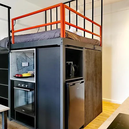 Unique Centre Apartment *